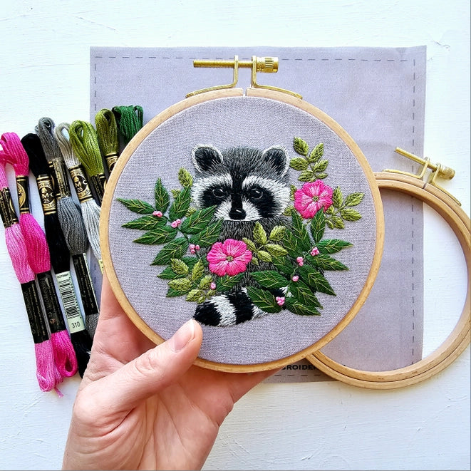 Raccoon - Hand Embroidery Kit
