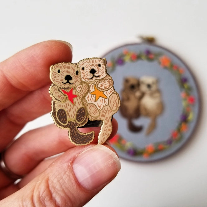 Otterly Adorable Enamel Needle Minder